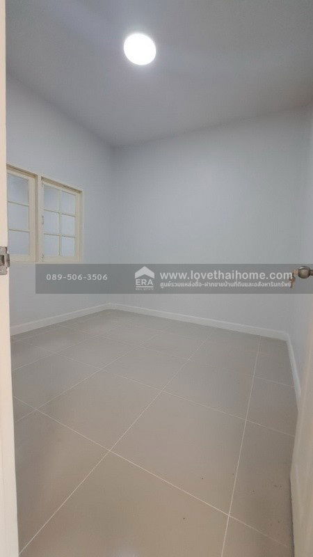 รูป ขายทาวน์เฮ้าส์ หมู่บ้านนริศรา ธัญบุรี คลอง11 ถนนรังสิต-นครนายก พื้นที่ 18 ตรว. ขาย 1.2 ล้านบาท บ้านพร้อมอยู่ รีโนเวทใหม่ทั้งหลัง ฟรีค่าใช้จ่ายวันโอน - รูปที่ 4/12