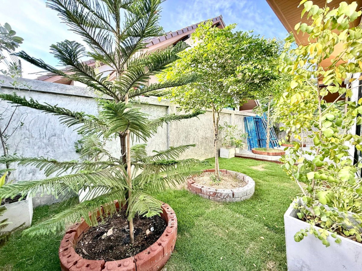 picture Single detached 3 bedrooms house for sale, high ceiling 5.3 meters, fully furnished and ready to move in, Pattaya - 15/19