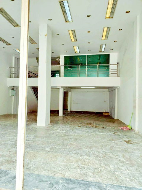 รูป 6นอน ให้เช่าอาคารพาณิชย์ 3ชั้น 2คูหา 38ตร.วา. 450ตร.ม. แฮปปี้แลนด์ MRTบางกะปิ 1.5กม. ทำเลดี ติดถนนใหญ่ คลีนิค ร้านมือถือ 6น้ำ เดอะมอลล์ - รูปที่ 4/8