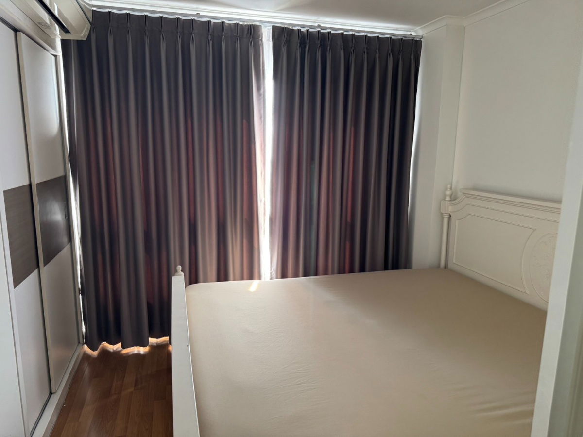 picture Condo for Sale: Lumpini Place Ratchayothin (0 meters from BTS Ratchayothin) - 2/9