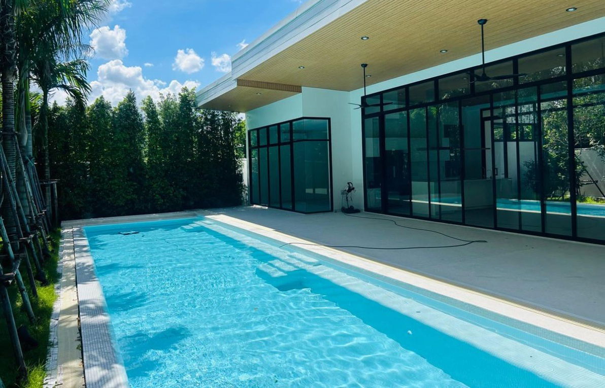 รูป 🏡 Luxury Private Pool Villa | Chaeng Wattana 🏊♂️ พูลวิลล่าหรูในโครงการส่วนตัว แถม Porsche Cayman ฟรี 🏎️ - รูปที่ 1/15
