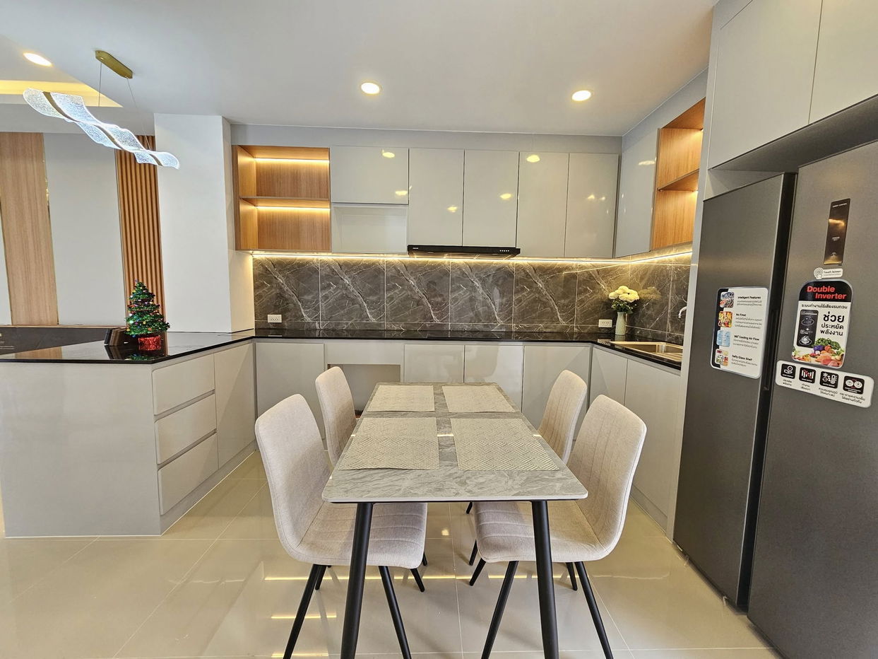 รูป 3-Storey Townhouse 3 Bedrooms for Sale in South Pattaya - รูปที่ 8/21