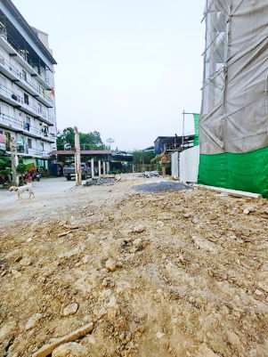 picture MRT Rajabhat 100m, BTS Wat Phra Sri 200m. Adjacent to 3 train lines, suitable for Airbnb with 40 rooms, ready for renovation. Apartment for rent - 4/8