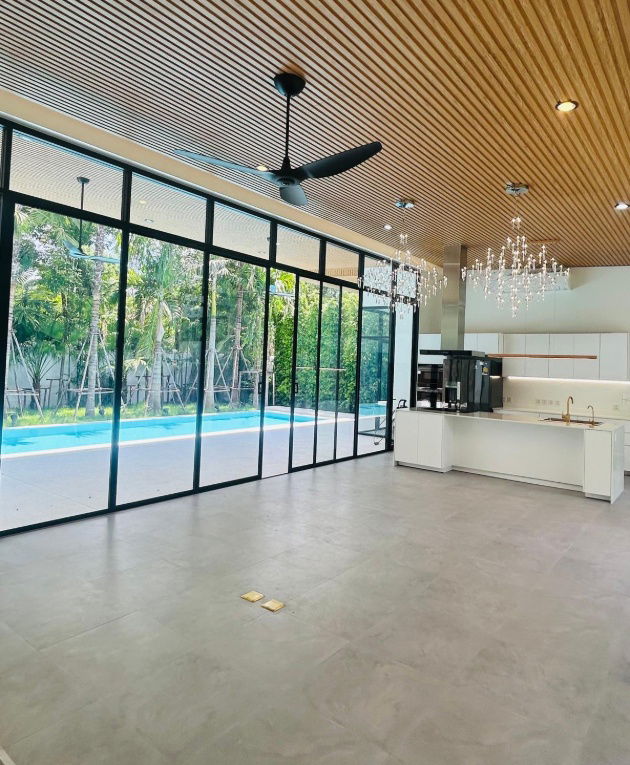 รูป 🏡 Luxury Private Pool Villa | Chaeng Wattana 🏊♂️ พูลวิลล่าหรูในโครงการส่วนตัว แถม Porsche Cayman ฟรี 🏎️ - รูปที่ 7/15