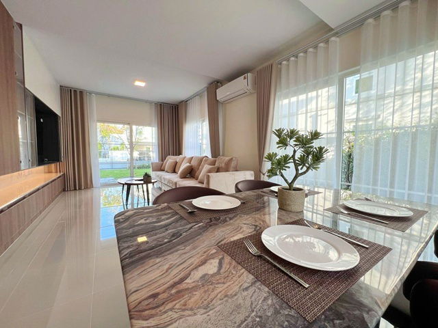 รูป รร.นานาชาติไทย-สิงคโปร์ 2.1กม. 4นอน ศรีนครินทร์-บางนา MRT ศรีลาซาล 2.5 กม. ให้เช่าบ้านเดี่ยวสุดหรู 2 ชั้น 68ตร.วา. 270ตร.ม. 3น้ำ พร้อมแอร์ - รูปที่ 4/8