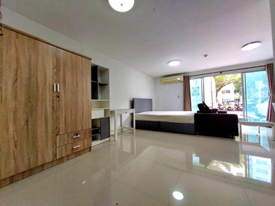 Condos for sale Ninja Market : Condo for sale, The Rise B, 30 sq m, 1st floor, can open a shop, lowest price, behind Central Chonburi