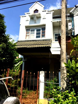 ขายทาวน์โฮม : 🏠 ขายบ้าน : Lallyville (ลัลลี่วิวล์)   รหัสทรัพย์ | 📌 LNP-H702 