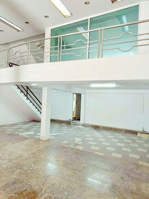 รูป 6นอน ให้เช่าอาคารพาณิชย์ 3ชั้น 2คูหา 38ตร.วา. 450ตร.ม. แฮปปี้แลนด์ MRTบางกะปิ 1.5กม. ทำเลดี ติดถนนใหญ่ คลีนิค ร้านมือถือ 6น้ำ เดอะมอลล์ - รูปที่ 2/8