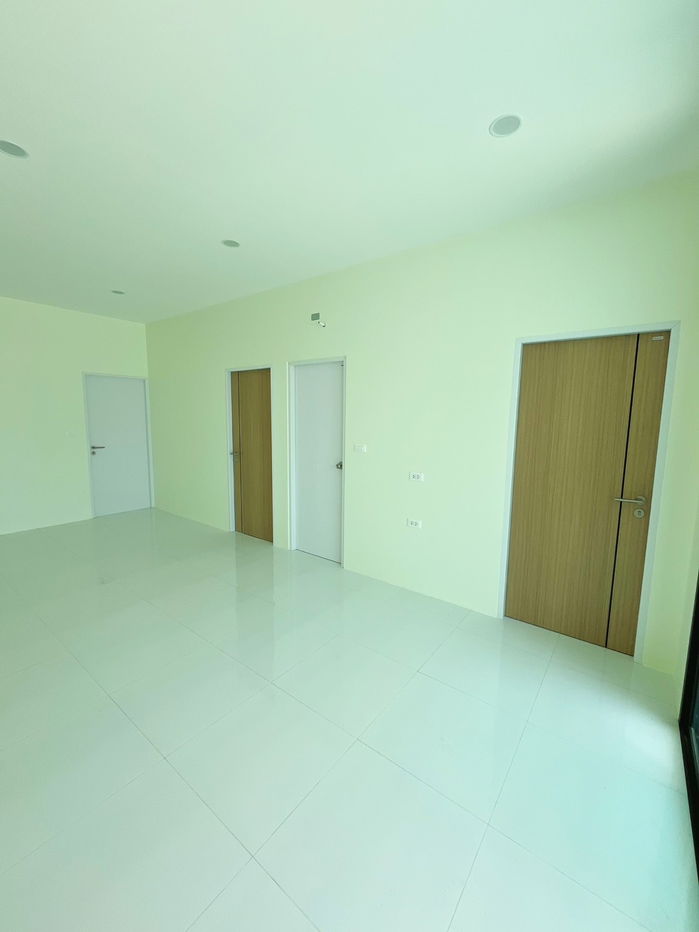 รูป ทาวน์เฮ้าส์ชั้นเดียว | 2 ห้องนอน 2 ห้องน้ำ 1 ที่จอดรถ เริ่มต้น 23.60 ตร.วา 95 ตร.ม. - รูปที่ 12/18