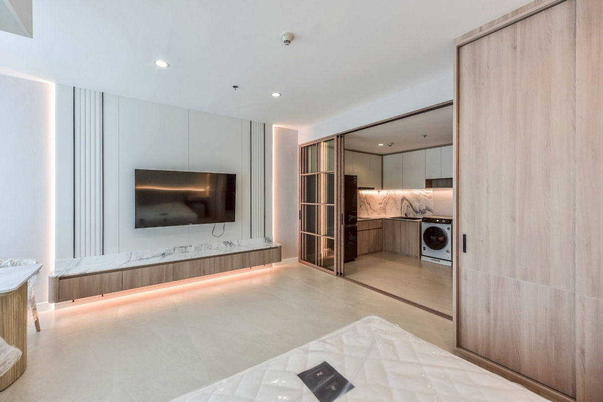picture Villa Rachatewi【𝐒𝐄𝐋𝐋 & 𝐑𝐄𝐍𝐓】🔥A bright, elegant, and classic-toned room that creates a sophisticated.🔥 Contact Line ID: @hacondo - 4/9