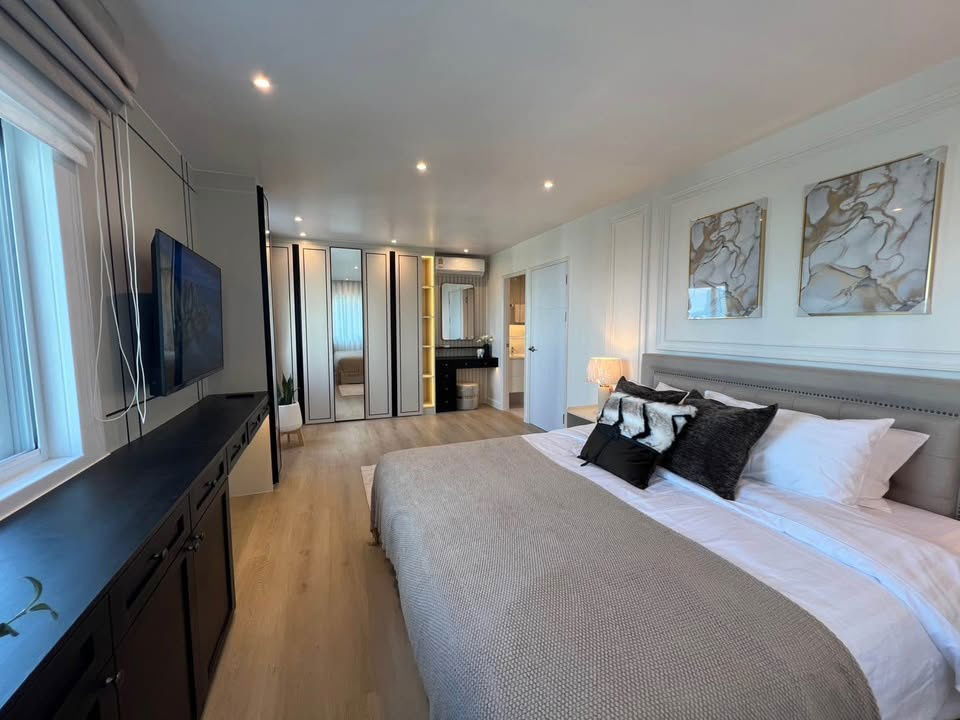 รูป ⚡Rare Unit ⚡ขายคอนโด Fortune Condo Town นราธิวาส24 หรือสาธุประดิษฐ์19 พร้อมเฟอร์นิเจอร์ ตกแต่งครบ เครื่องใช้ไฟฟ้าตามภาพSW003260 - รูปที่ 5/21