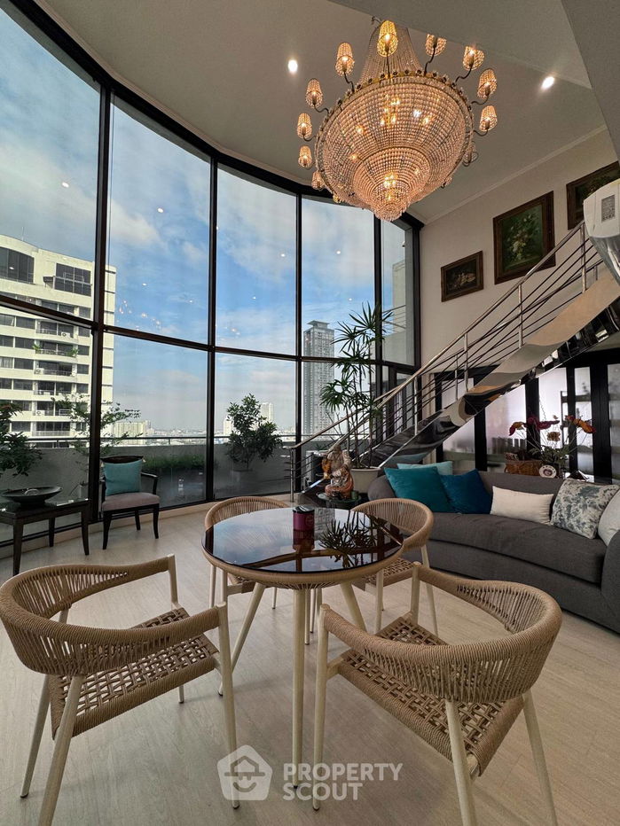 picture 4-BR Condo at Supalai Place Sukhumvit 39 near BTS Phrom Phong (ID 2477727) - 1/23