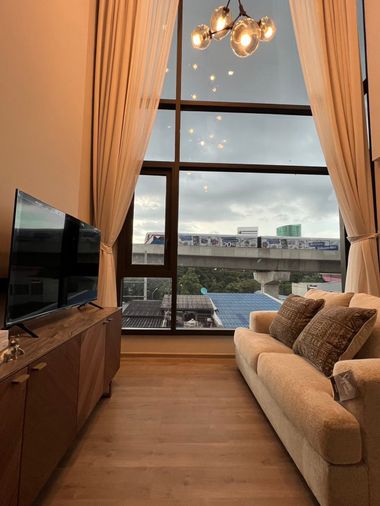 ✨🔥 Urgent Sale! Below Market Price 🔥✨ 🏙️ Luxury Duplex Condo – Fully Furnished, Move-in Ready 🚇 MRT Phahon Yothin