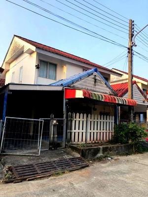 บ้านแฝด สถาบันเทคโนโลยีพระจอมเกล้าเจ้าคุณทหารลาดกระบัง : ขายบ้านเอื้ออาทร ราคาต่ำกว่าตลาด ทำเลดีที่สุดแห่งนครศรีฯ