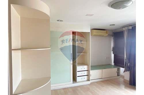 รูป [920071045-146] ถูกที่สุด ทาวน์โฮม ม.พรีเมี่ยมเพลส รามอินทรา 3.65 ล้าน - รูปที่ 2/13