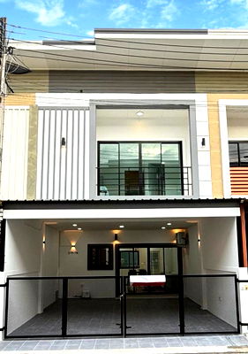 ทาวน์โฮม ชลบุรี : ขายทาวน์โฮมหลังใหญ่ ม.แฮมป์ตันพาร์ค3 แหลมฉบัง ศรีราชา