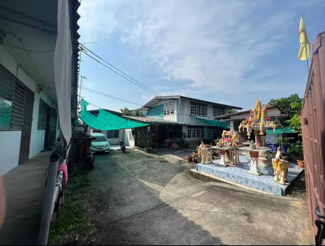 รูป ขายด่วนที่ดินแถมสิ่งปลูกสร้างเนื้ิ - รูปที่ 4/5