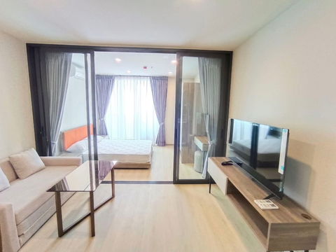 ME2500341 ให้เช่า THE BASE สะพานใหม่ คอนโดพร้อมอยู่ ติด BTS สายหยุด