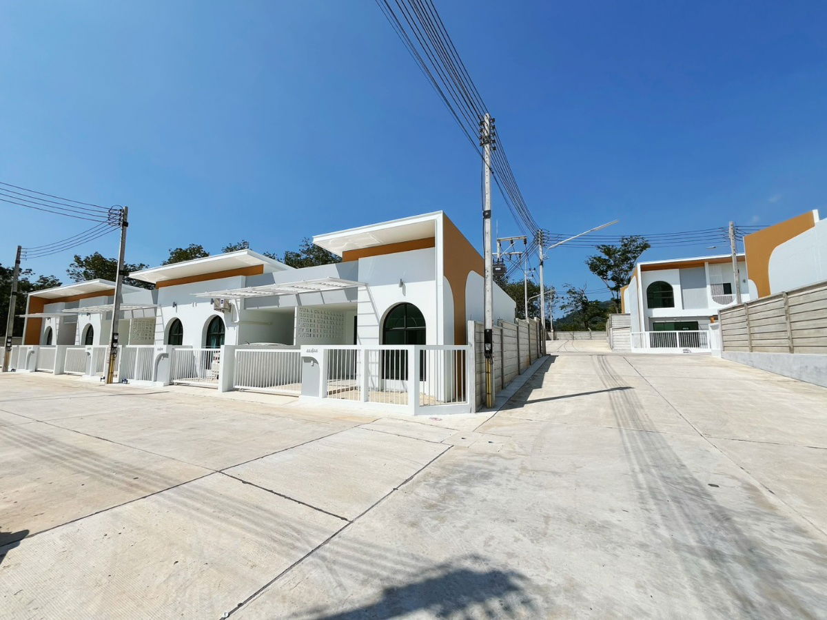 รูป ทาวน์เฮ้าส์ชั้นเดียว | 2 ห้องนอน 2 ห้องน้ำ 1 ที่จอดรถ เริ่มต้น 23.60 ตร.วา 95 ตร.ม. - รูปที่ 3/18