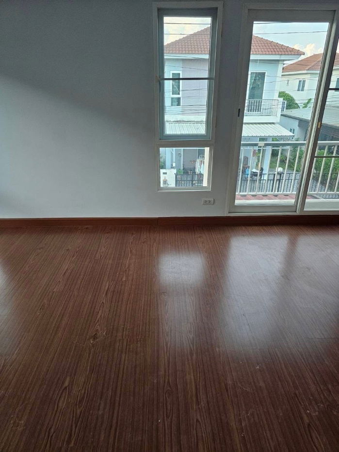 รูป 🏡 บ้านแฝด 2 ชั้น รีโนเวทใหม่ พร้อมอยู่ทันที! - รูปที่ 8/8