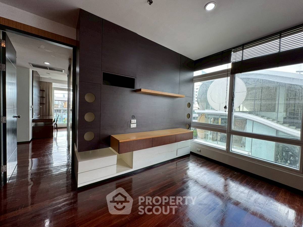 รูป คอนโด 2-ห้องนอน ที่ เดอะ ไฮท์ คอนโดมิเนียม ใกล้ ทองหล่อ (ID 2422676) - รูปที่ 2/10