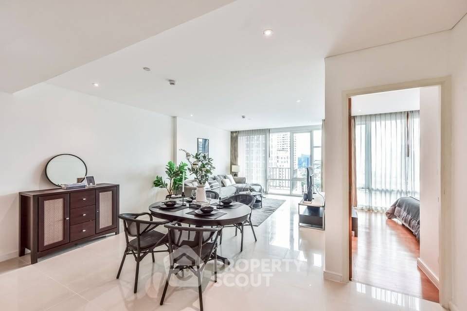 picture 2-BR Condo at Fullerton Sukhumvit near BTS Ekkamai (ID 2477085) - 3/11