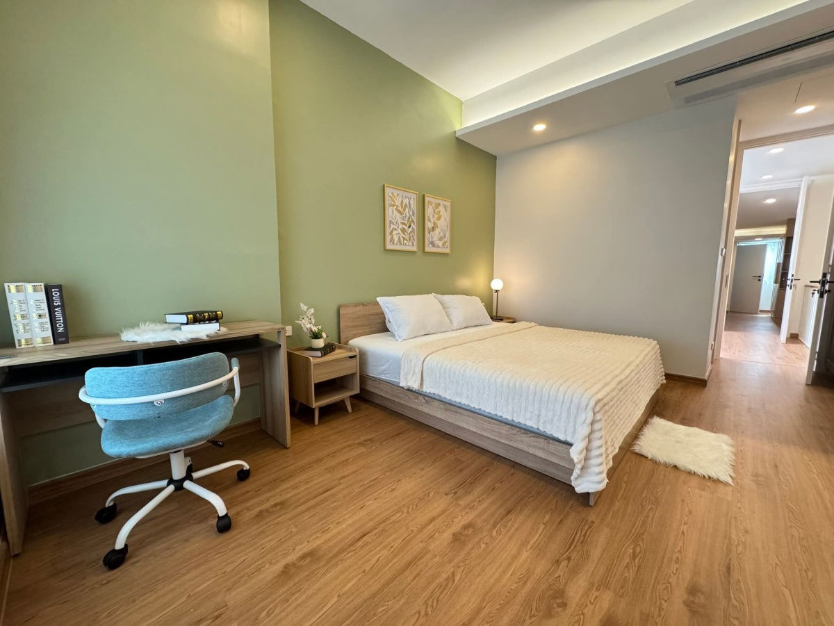 รูป 🏡✨ ขายด่วน! ทาวน์เฮ้าส์ รีโนเวทใหม่ สไตล์มินิมอล สุขุมวิท 71 (24 ตร.วา/170 ตร.ม.) Skylight กลางบ้าน ☀️ ทำเลทองใกล้ BTS เอกมัย 🔥 9.5 ล้านบาท - รูปที่ 13/17