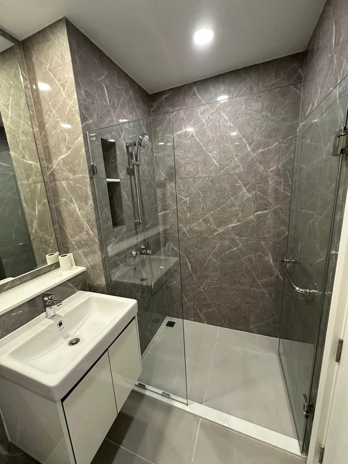 picture **Mazarine Ratchayothin for Rent 🏙️✨ 👉🏻 Directly connected to BTS Ratchayothin (0 m) 💸 Rent 35,000 THB/month • Property Code RS4038** - 6/7