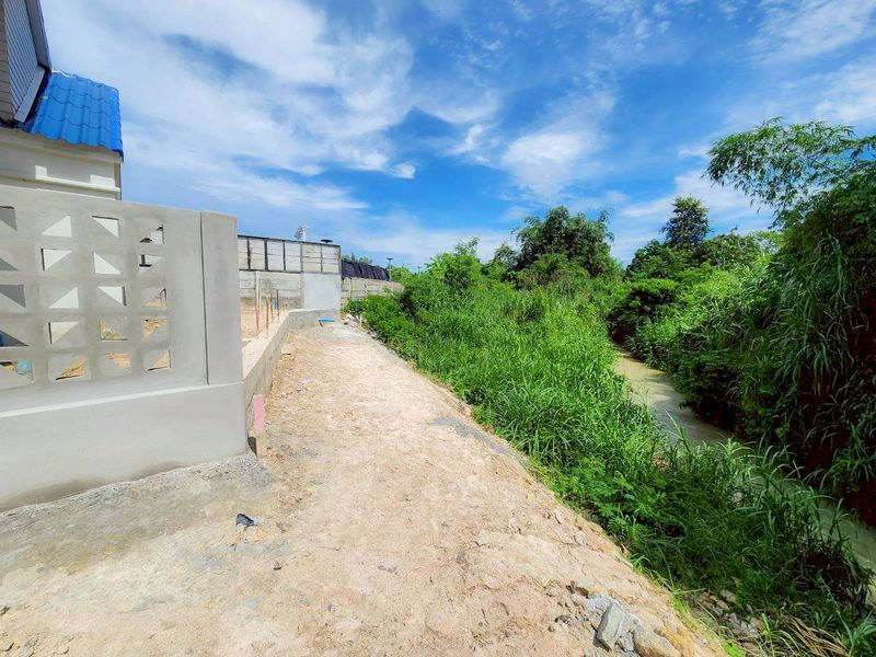 รูป ขายบ้านเดี่ยวชั้นเดี่ยว จอดรถ 3 คัน พื้นที่ 80 ตรว. ใกล้ทะเล ใกล้ตลาด ใกล้สนามบิน ต.บ้านฉาง อ.บ้านฉาง จ.ระยอง - รูปที่ 3/10