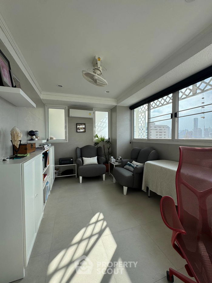 picture 4-BR Condo at Supalai Place Sukhumvit 39 near BTS Phrom Phong (ID 2477727) - 20/23