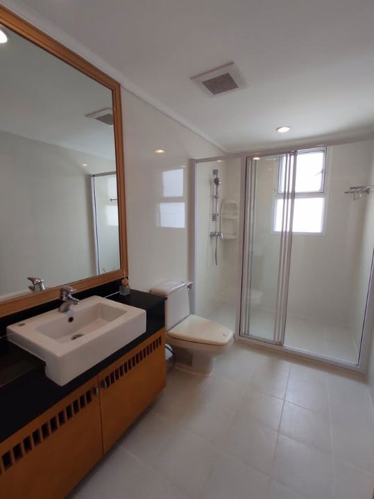 picture RS4093 For Rent: GM Heights Pet-Friendly Condo near BTS Phrom Phong - 31/34