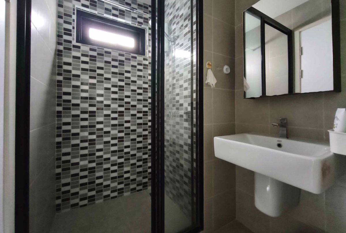 picture The Base Phetkasem - 10/14