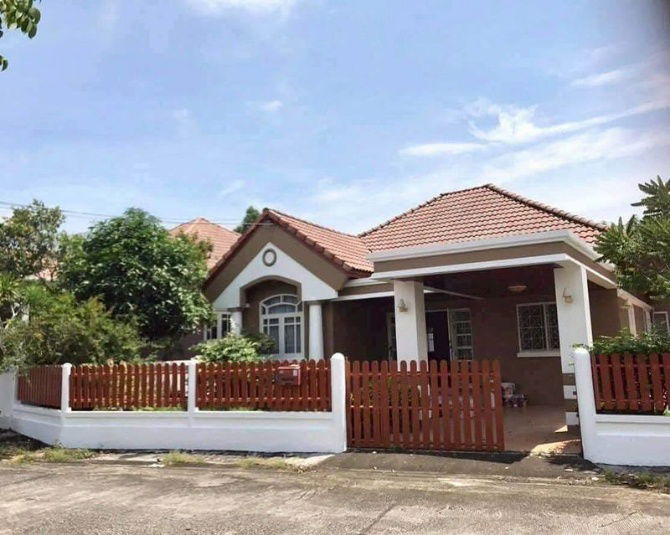 picture Single-story house for rent (pets allowed) in Phetcharat Village, Thap Ma Subdistrict, Mueang Rayong District, 8,000 baht per month. - 2/7