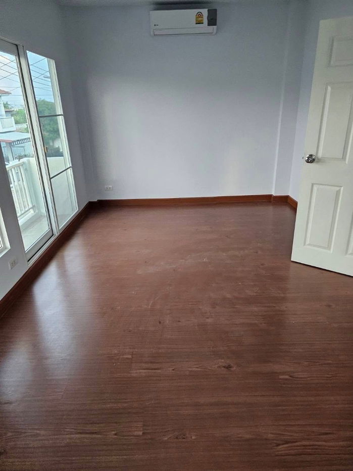 รูป 🏡 บ้านแฝด 2 ชั้น รีโนเวทใหม่ พร้อมอยู่ทันที! - รูปที่ 5/8