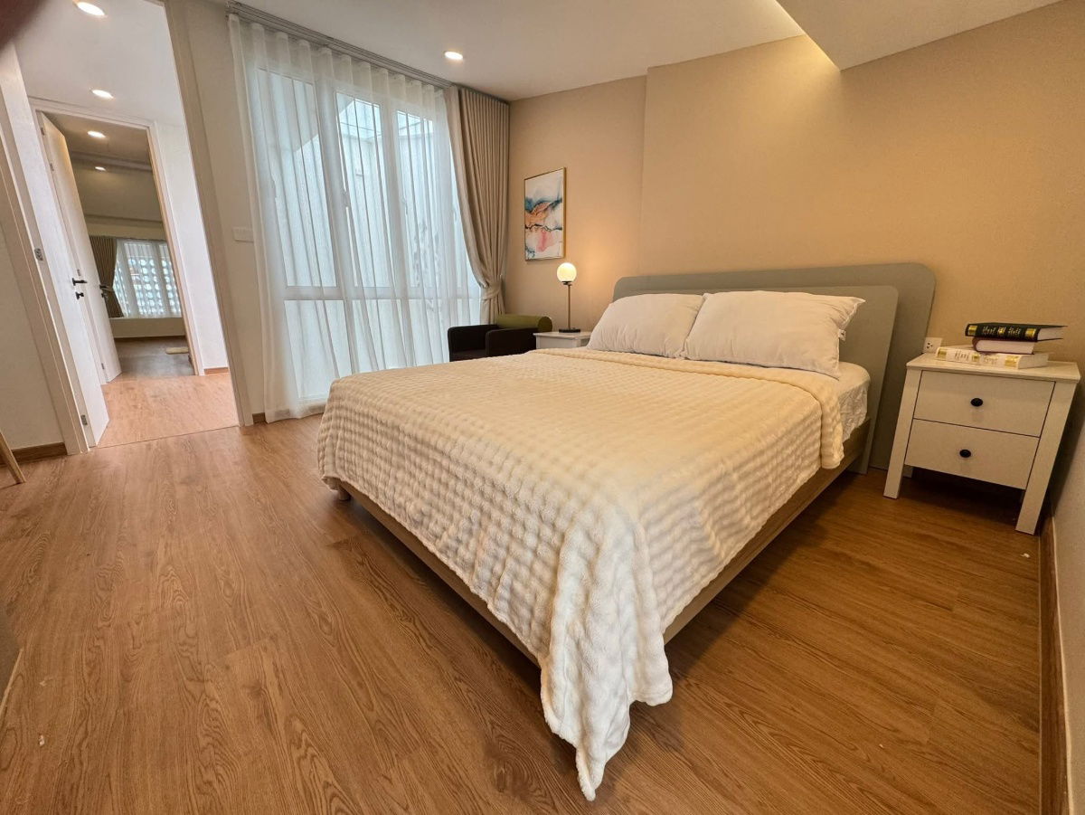 รูป 🏡✨ ขายด่วน! ทาวน์เฮ้าส์ รีโนเวทใหม่ สไตล์มินิมอล สุขุมวิท 71 (24 ตร.วา/170 ตร.ม.) Skylight กลางบ้าน ☀️ ทำเลทองใกล้ BTS เอกมัย 🔥 9.5 ล้านบาท - รูปที่ 16/17
