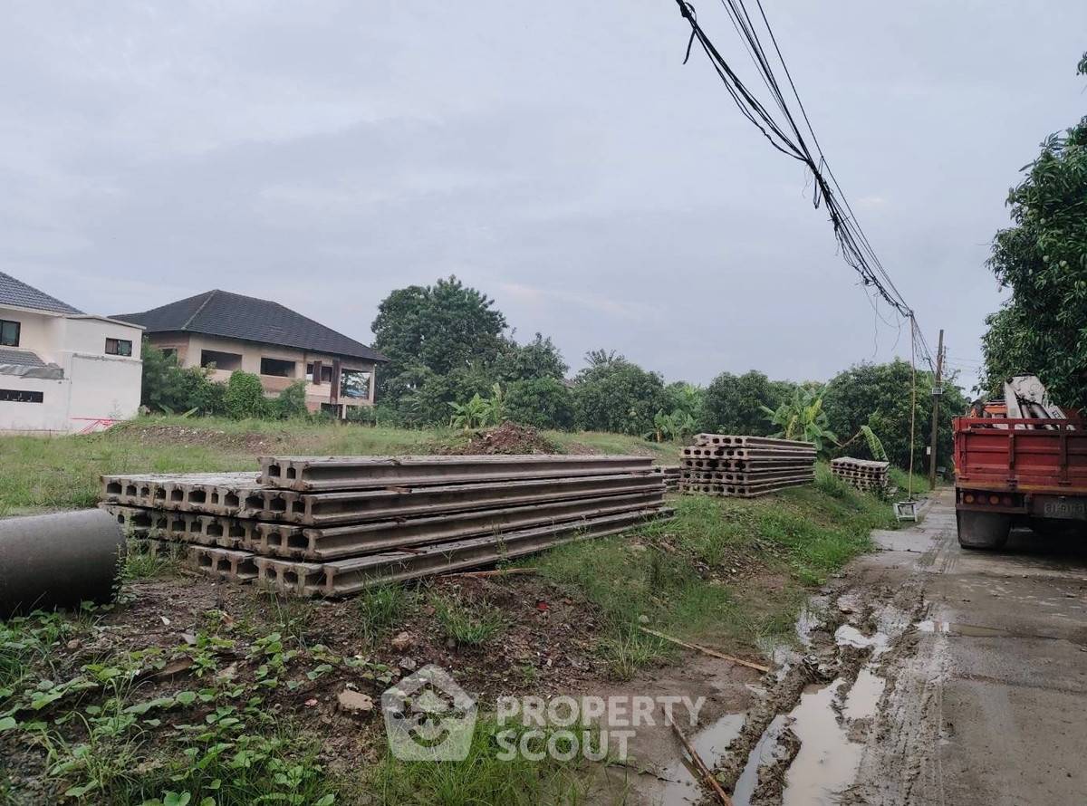 รูป ที่ดินสำหรับปล่อยขาย 1,600 ตารางเมตร แถว ใน สวนหลวง (ID 2403050) - รูปที่ 1/4