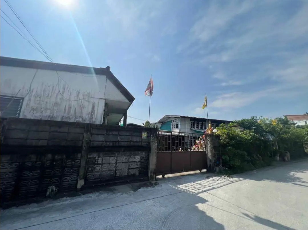 รูป ขายด่วนที่ดินแถมสิ่งปลูกสร้างเนื้ิ - รูปที่ 1/5