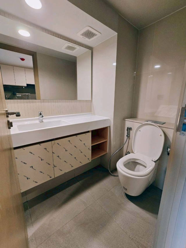 รูป Culture Chula【𝐒𝐄𝐋𝐋 & 𝐑𝐄𝐍𝐓】🔥ห้องดีไซน์มินิมอล มีเอกลักษณ์เฉพาะตัว ให้บรรยากาศสงบและดูทันสมัย🔥 ติดต่อไลน์ไอดี: @hacondo - รูปที่ 10/10