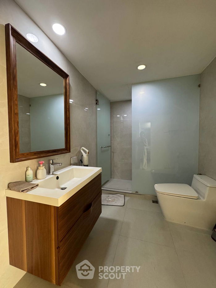 picture 4-BR Condo at Supalai Place Sukhumvit 39 near BTS Phrom Phong (ID 2477727) - 17/23