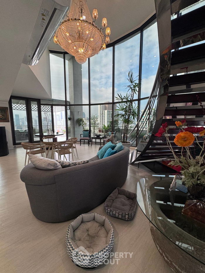 picture 4-BR Condo at Supalai Place Sukhumvit 39 near BTS Phrom Phong (ID 2477727) - 4/23