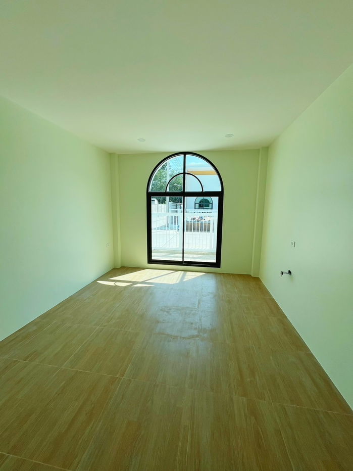 รูป ทาวน์เฮ้าส์ชั้นเดียว | 2 ห้องนอน 2 ห้องน้ำ 1 ที่จอดรถ เริ่มต้น 23.60 ตร.วา 95 ตร.ม. - รูปที่ 14/18