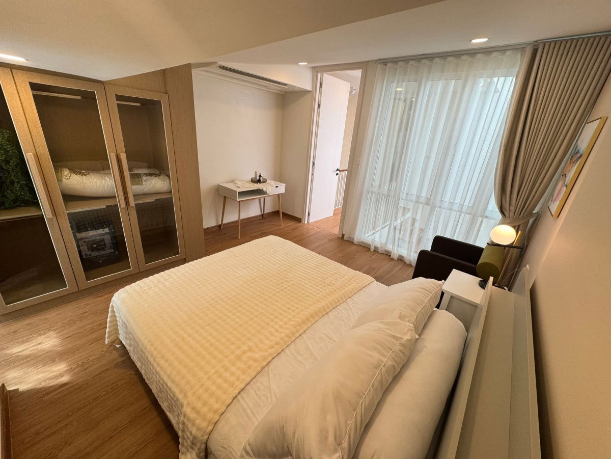 รูป 🏡✨ ขายด่วน! ทาวน์เฮ้าส์ รีโนเวทใหม่ สไตล์มินิมอล สุขุมวิท 71 (24 ตร.วา/170 ตร.ม.) Skylight กลางบ้าน ☀️ ทำเลทองใกล้ BTS เอกมัย 🔥 9.5 ล้านบาท - รูปที่ 15/17