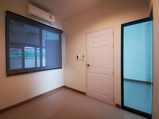 รูป [ให้เช่า] หมู่บ้าน เดอะ แคนวาส สุขุมวิท-สำโรง / 4 ห้องนอน 2 ห้องน้ำ / 23 ตรว. **27,500** ทาวน์เฮ้าส์ 2 ชั้นหลังมุมต ใกล้อิมพีเรียลเวิลดิ์สำโรง - รูปที่ 12/14