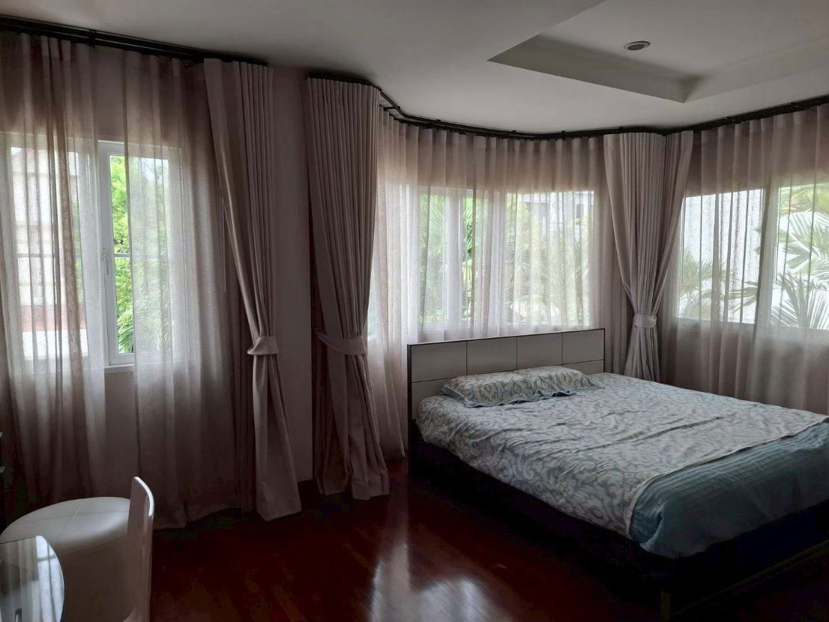 picture Rent Lattadarom Watcharapol Phase 3 | Fully Furnished House for Rent with Excellent Facilities | Agent: Khun Jet 089-987-2251 LINE: @hatcheryagent - 2/6