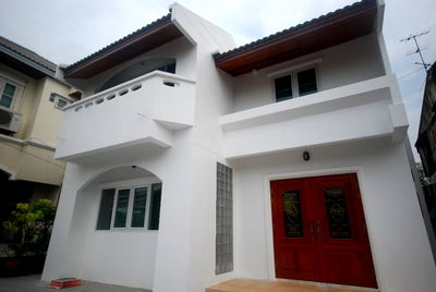 บ้านเดี่ยว ม.สวนดุสิต : ✨🏡 [ขาย] บ้านเดี่ยวหรู 2 ชั้น รีโนเวทใหม่ทั้งหลัง | 60 ตร.วา | เฟอร์ครบ พร้อมอยู่ 🛣️ ใกล้ทางด่วนแยกรัชวิภา