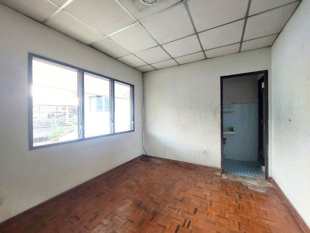 รูป บ้านแฝด ม.ลานทอง ติวานนท์-ปากเกร็ด เนื้อที่ 40 ตร.ว.(ขายตามสภาพ) บนทำเลทองติด ถ.ติวานนท์ ใกล้ห้าแยกปากเกร็ด - รูปที่ 20/24