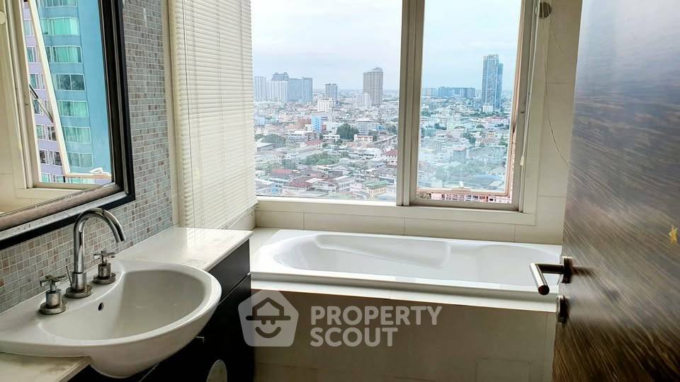 picture 4-BR Condo at Watermark Chaophraya near BTS Krung Thon Buri (ID 2478238) - 18/18