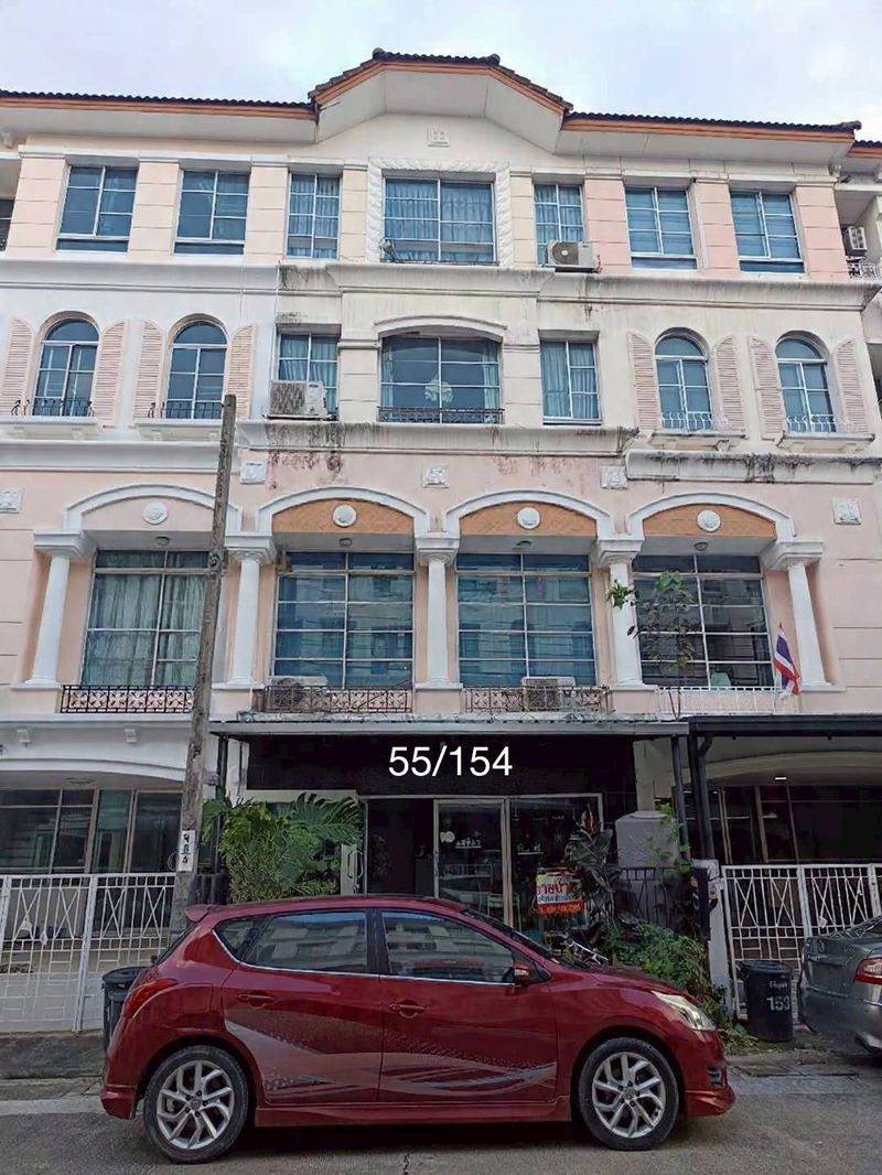 Townhouses for sale : Townhome for sale (Rama 9 - Ladprao area), 24.5 sq.wa., price 6.5 million baht.