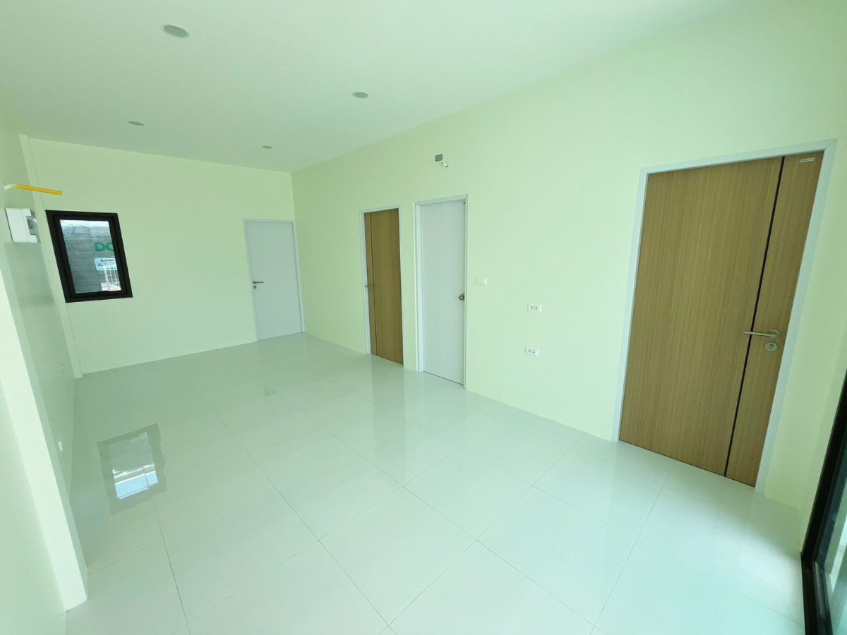 รูป ทาวน์เฮ้าส์ชั้นเดียว | 2 ห้องนอน 2 ห้องน้ำ 1 ที่จอดรถ เริ่มต้น 23.50 ตร.วา 95 ตร.ม. - รูปที่ 12/19