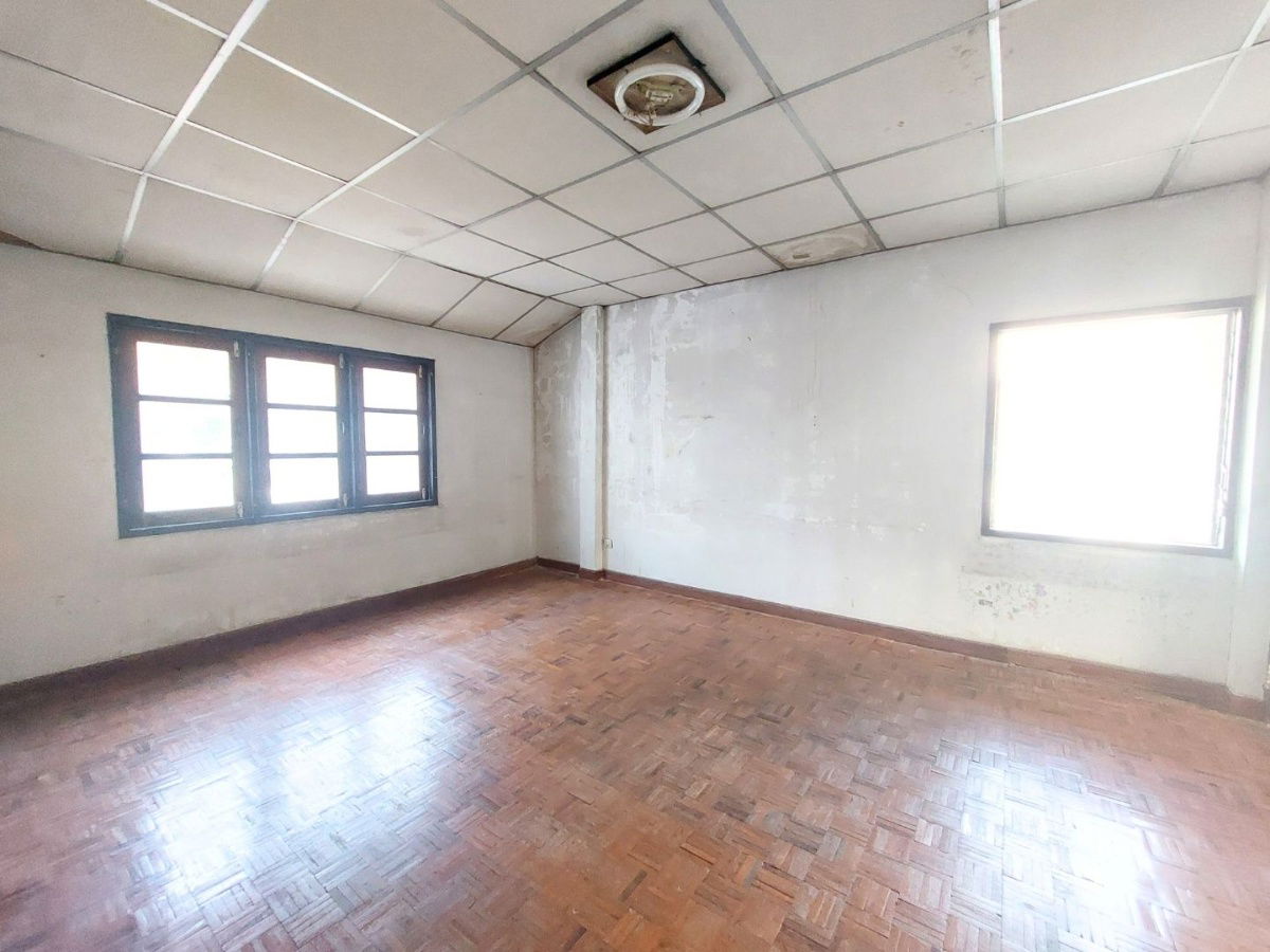 รูป บ้านแฝด ม.ลานทอง ติวานนท์-ปากเกร็ด เนื้อที่ 40 ตร.ว.(ขายตามสภาพ) บนทำเลทองติด ถ.ติวานนท์ ใกล้ห้าแยกปากเกร็ด - รูปที่ 18/24